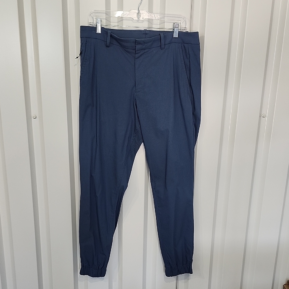 Kit and Ace Men's Light Blue Navigator Commute Jogger Pants Size 34